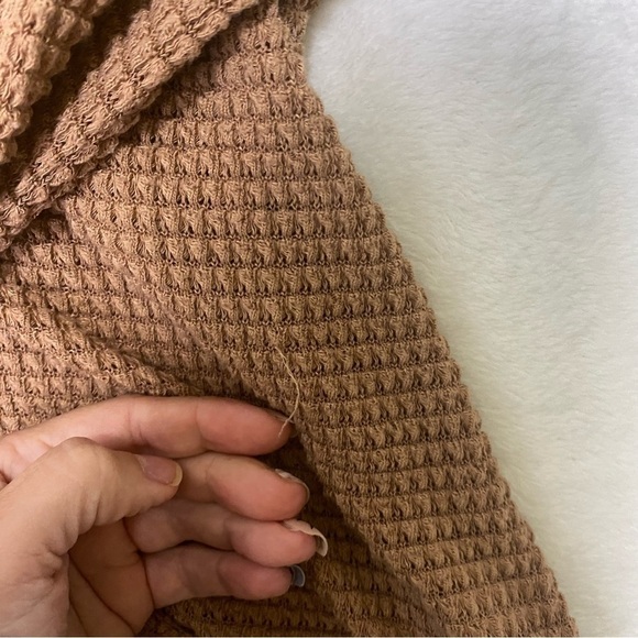 Jodifl Waffle Knit High Low Sweater Caramel Brown Size Medium - Picture 12 of 14